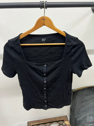GAP Black Ribbed Button-Front Crop Top – Size L