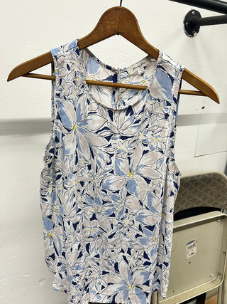Monday Fun Blue Floral Sleeveless Blouse – Button Back Detail